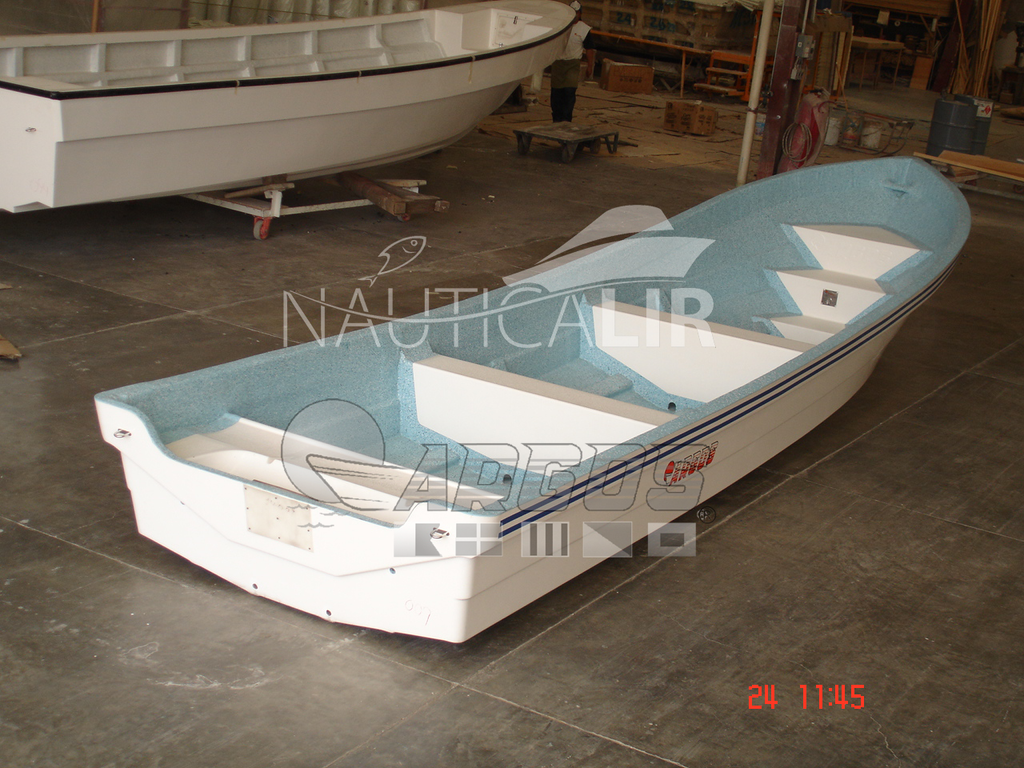 Embarcación / Lancha para Pesca Argos 26 Pies de Proa Alta.