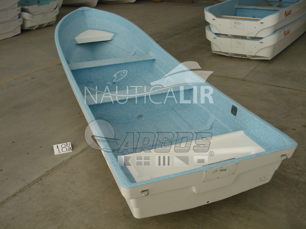 Embarcación / Lancha para Pesca Argos 18 Pies de Proa Alta.