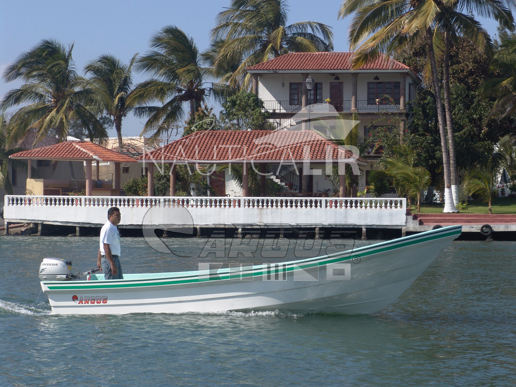 Embarcación / Lancha para Pesca Argos 20 Pies de Proa Alta.